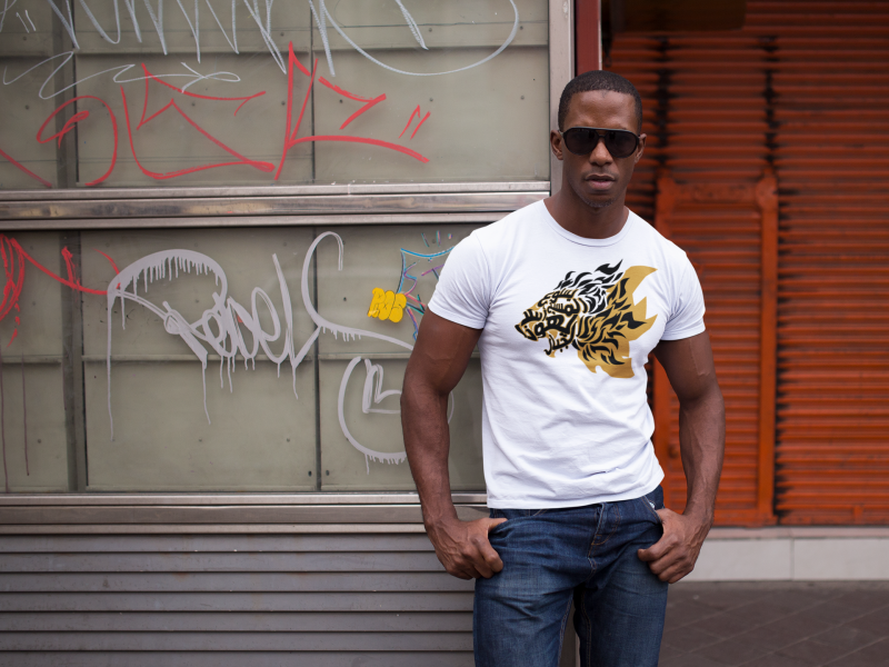 'Jesus Christ, the Mighty Lion of Judah' – Arabic (flash) T-shirt - Image 2